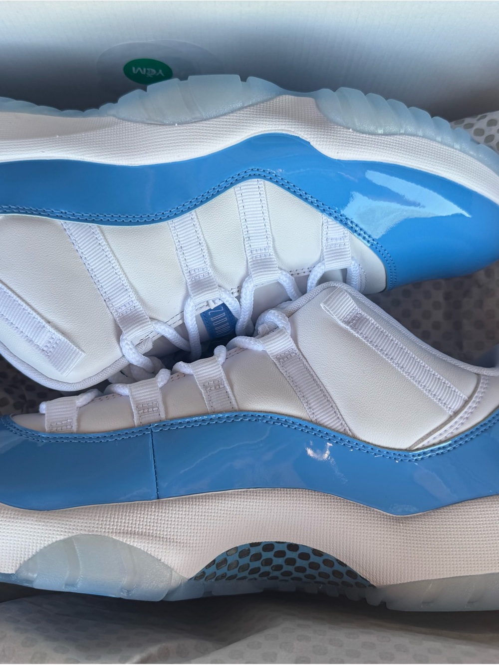 Jordan 11 low university blue men’s size 11